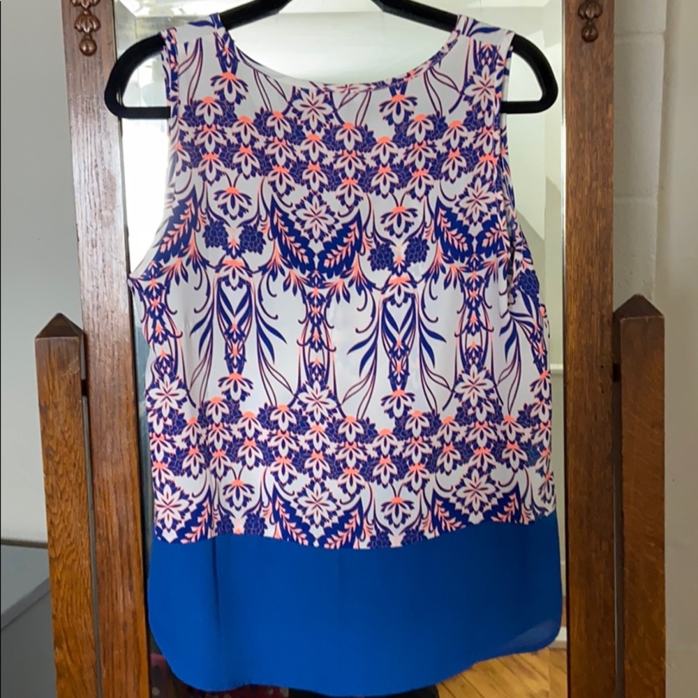 Patterned Top - Picture 4 of 4